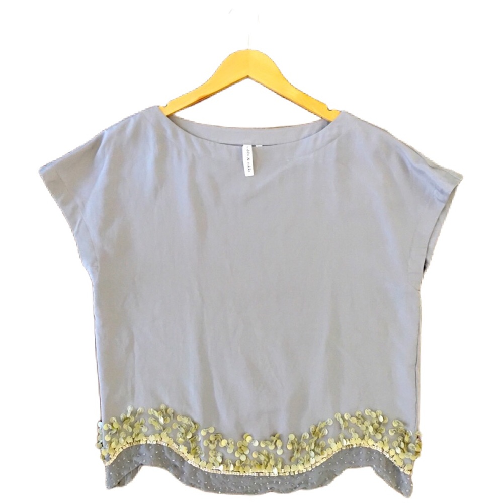 Robbi & Nikki Metallic Sequined Gray blouse, business causal & boho, size M.